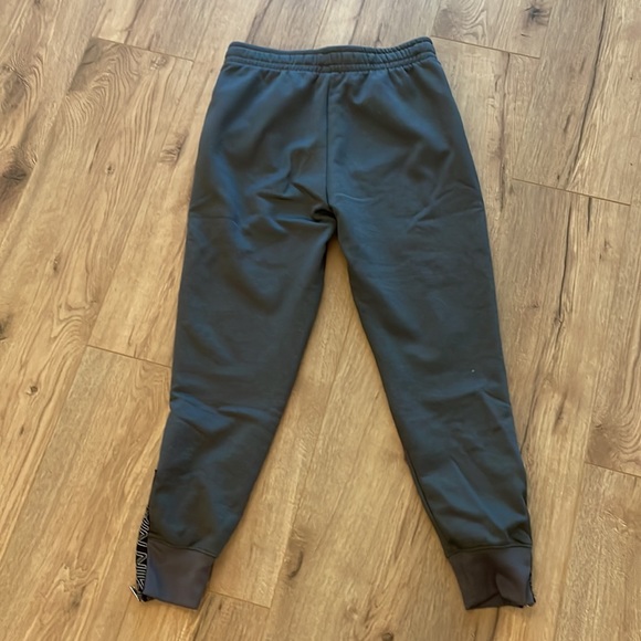 Nike grey womens joggers - thermafit - Picture 2 of 4
